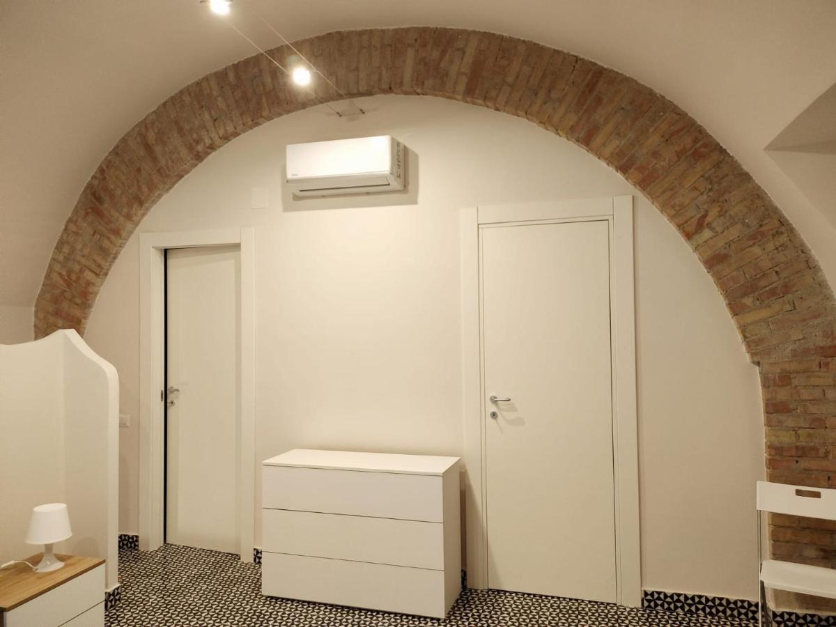La Culla B&B Salerno Bagian luar foto