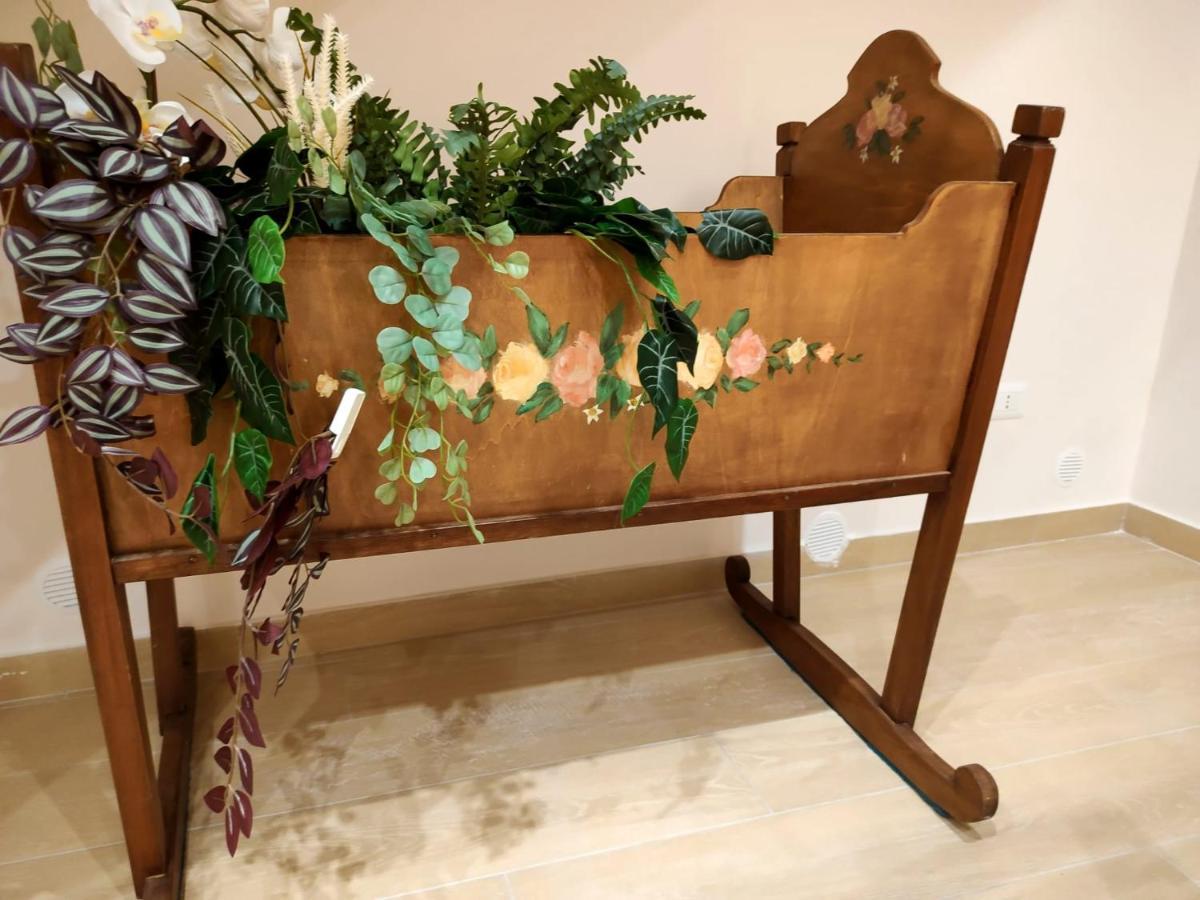 La Culla B&B Salerno Bagian luar foto
